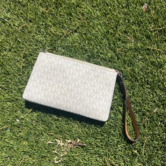 Michael Kors Wristlet Wallet - Picture 8 of 9